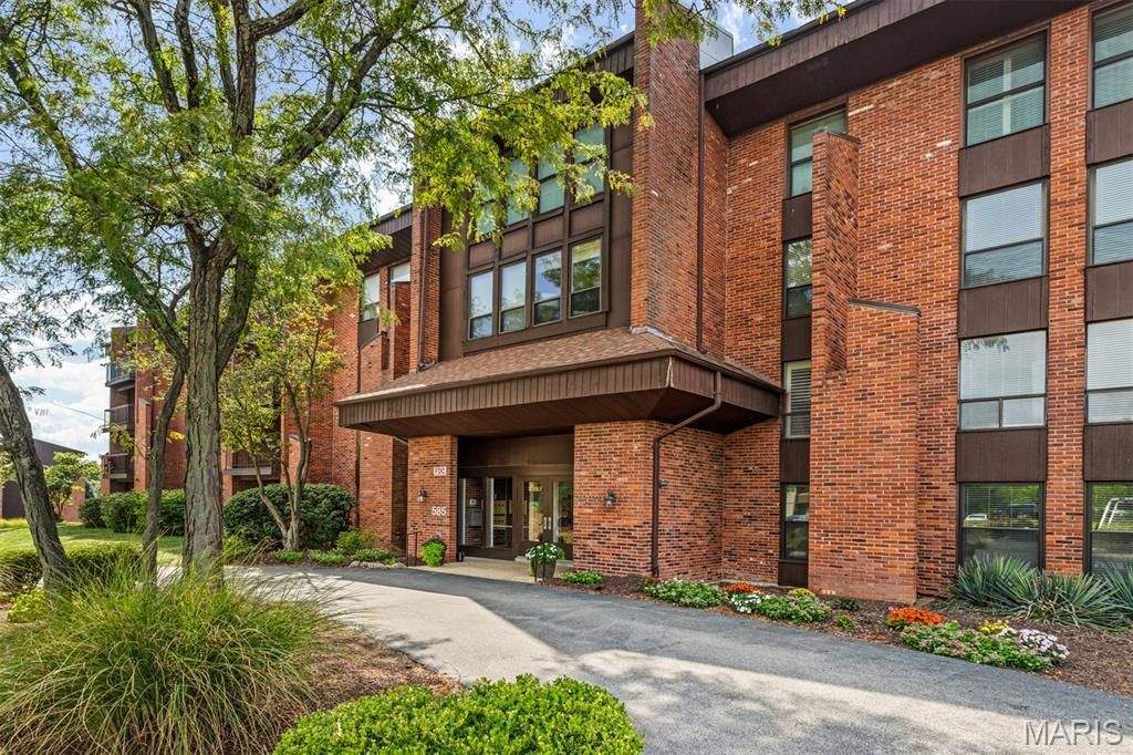 585 Coeur De Royale Drive , Unit 306, Creve Coeur, MO 63141 Main Photo
