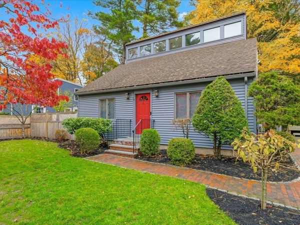 6 Ledgeville Ave, Foxboro, MA 02035
