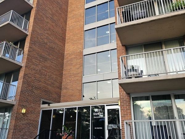 2201 S STEWART Avenue S, Unit 6H, Lombard, IL 60148