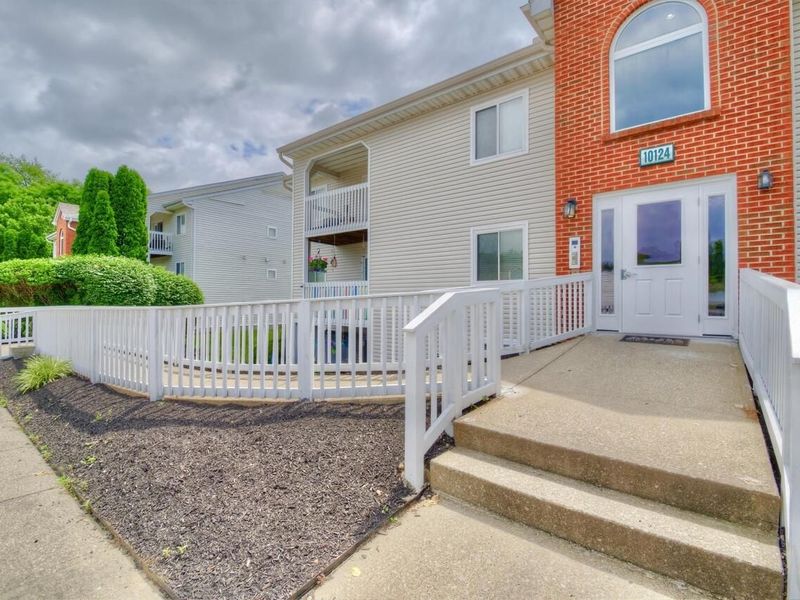 10124 Carnation Court, Unit 2, Florence, KY 41042 Photo 2