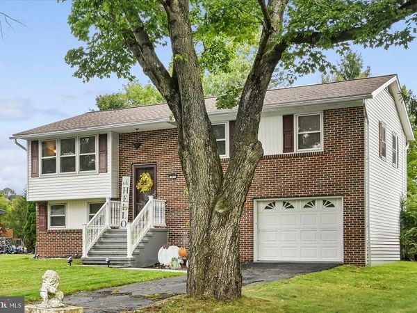 395 MARSHALL DRIVE, ORWIGSBURG, PA 17961