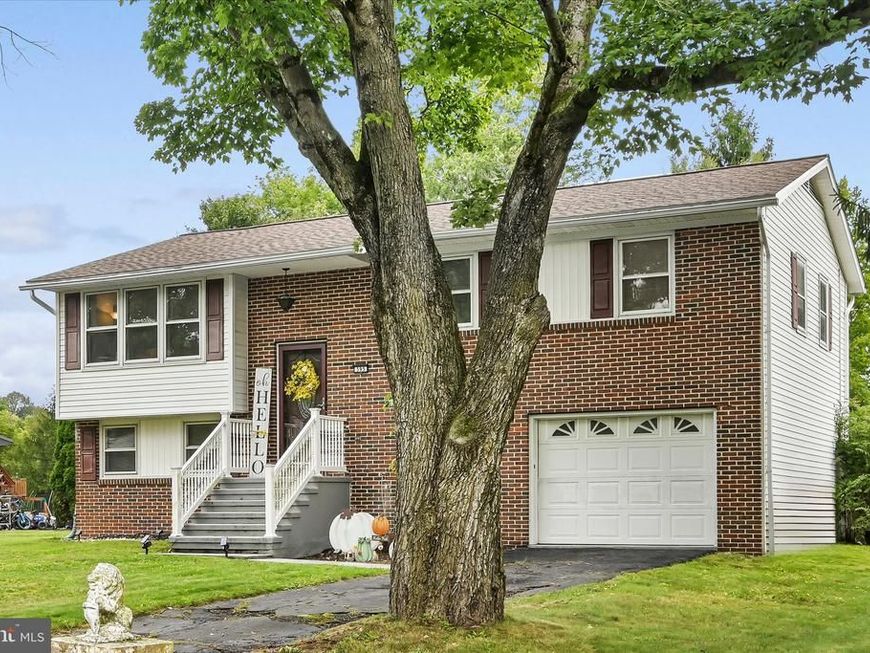 395 Marshall Drive, Orwigsburg, PA 17961 Main Photo