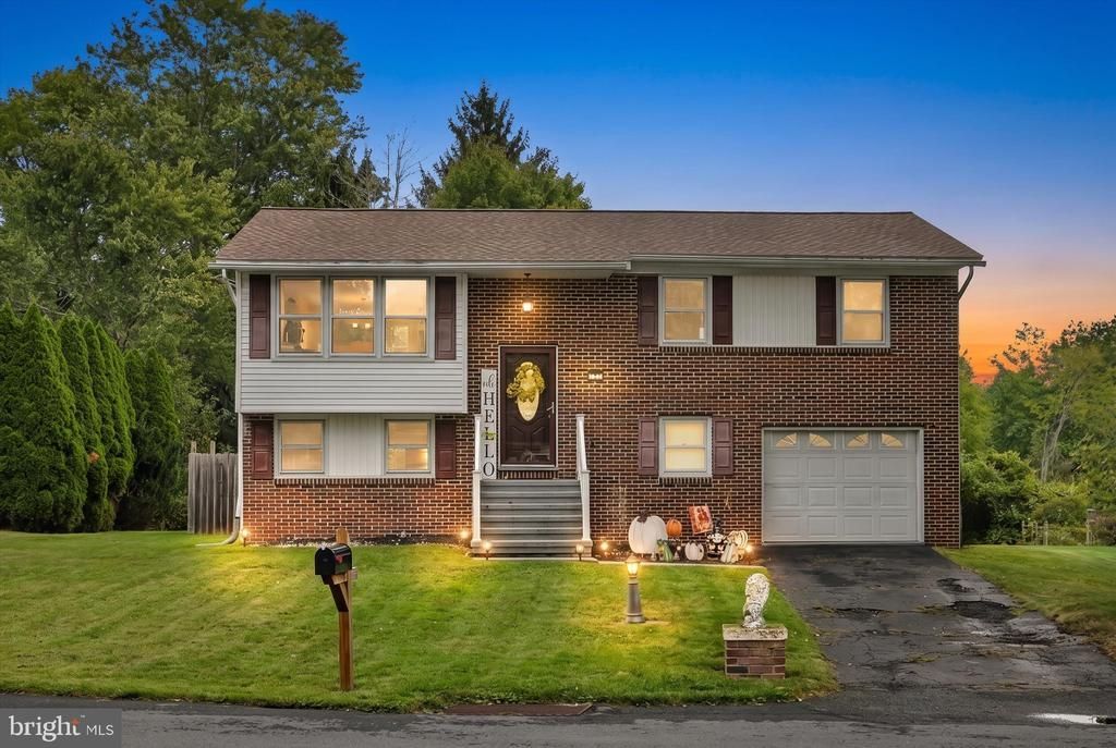 395 MARSHALL DRIVE , ORWIGSBURG, PA 17961