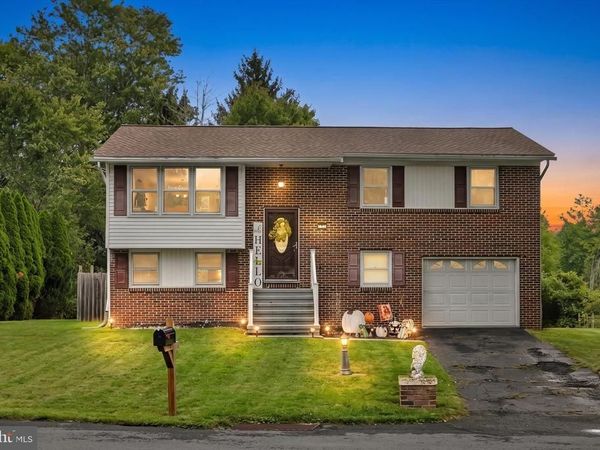 395 MARSHALL DRIVE , ORWIGSBURG, PA 17961