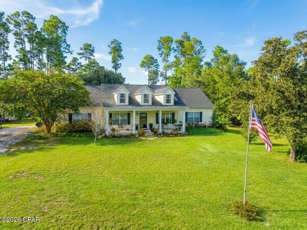 199 N Silver Lake, Marianna, FL 32448