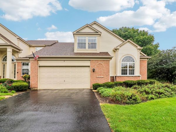 1 Waterfront Court , Algonquin, IL 60102
