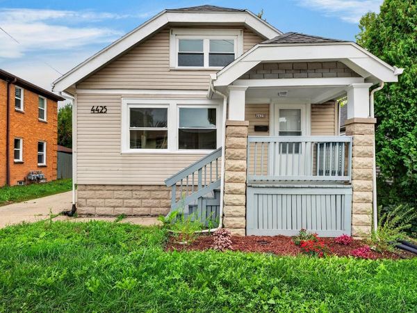 4425 W Hampton AVENUE, Milwaukee, WI 53218
