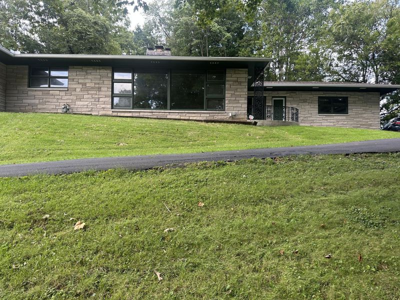2750 Redwood Drive, Springfield, OH 45504 Photo 2