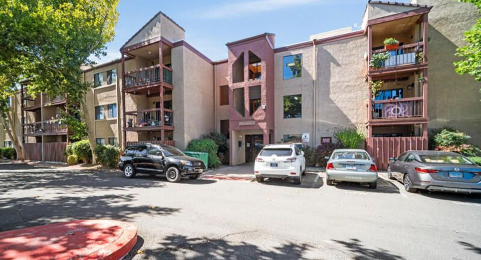 2955 Lakeside Drive, Unit 119, Reno, NV 89509 Photo