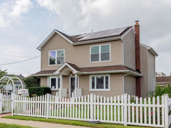 305 S Strong Avenue, Copiague, NY 11726
