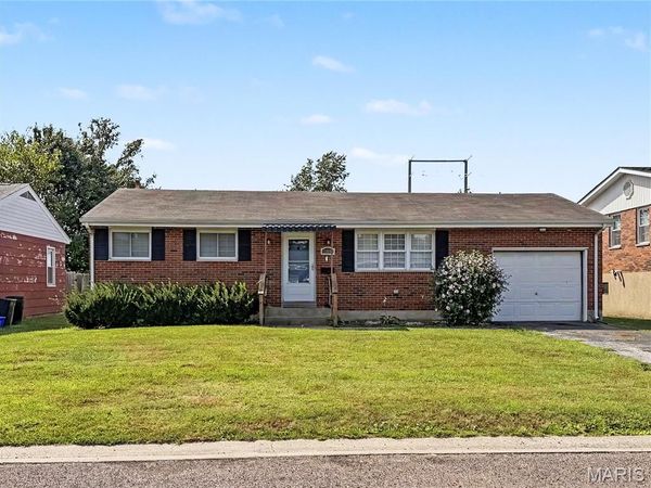 104 Joan Drive , Hartford, IL 62048