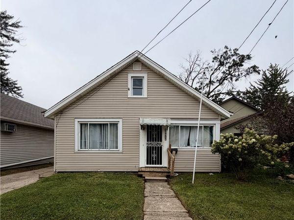 12512 Mcgowan Avenue , Cleveland, OH 44135