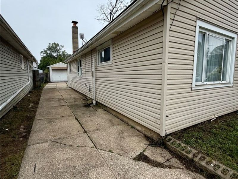12512 Mcgowan Avenue, Cleveland, OH 44135 Photo 2