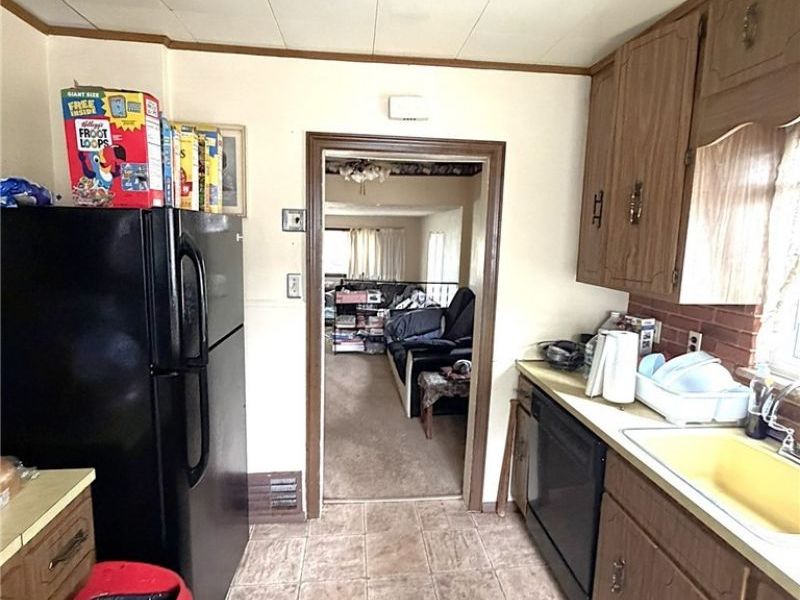 20661 Belvidere Avenue, Fairview Park, OH 44126 Photo 6
