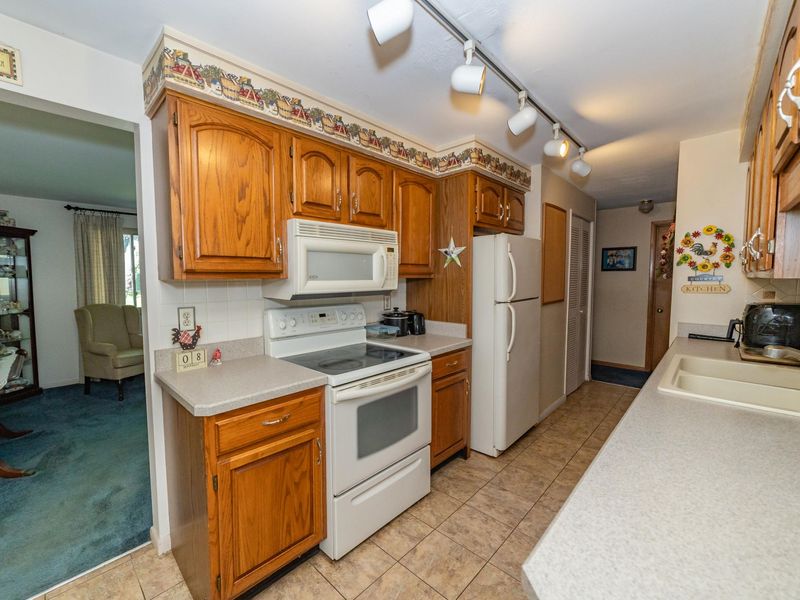 1039 Heathwood Drive, Englewood, OH 45322 Photo 8