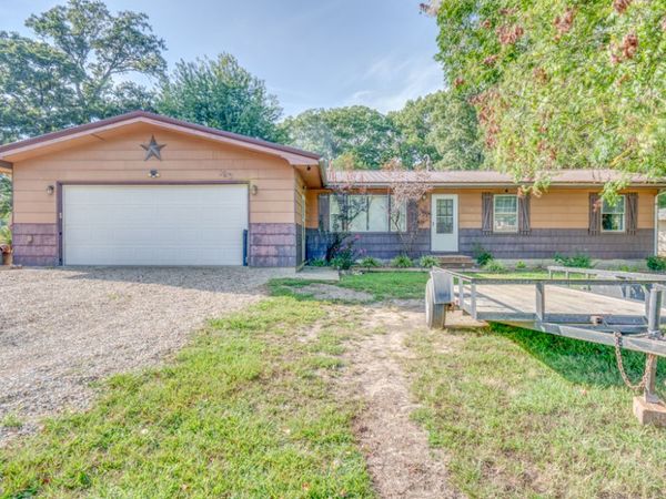 123 White Oak Park Lane, Bluford, IL 62814
