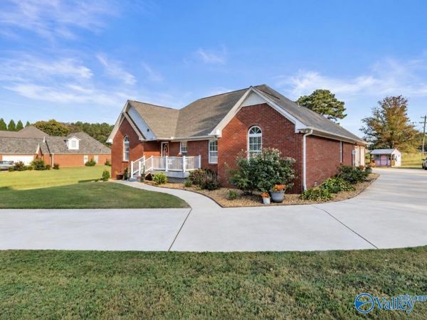 24991 Blossom Lane, Athens, AL 35613