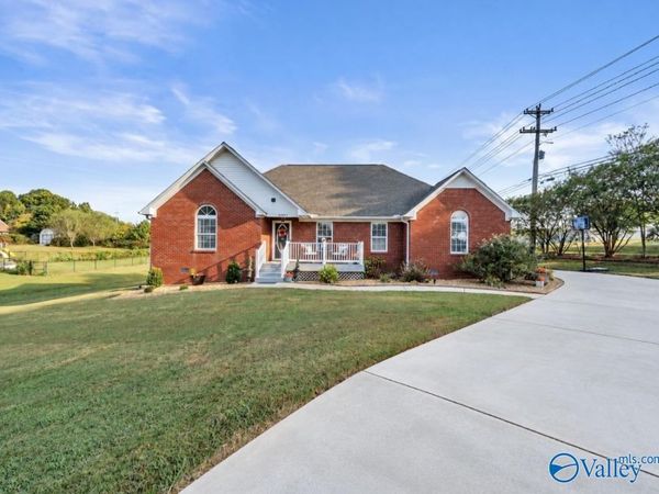 24991 Blossom Lane, Athens, AL 35613