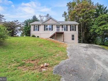 364 LAKEVIEW CIRCLE, LOUISA, VA 23093