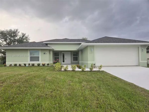 2618 NE 2 , Cape Coral, FL 33909