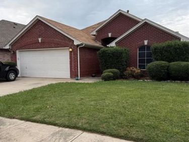 8574 Western Meadows Drive, Fort Worth, TX 76244