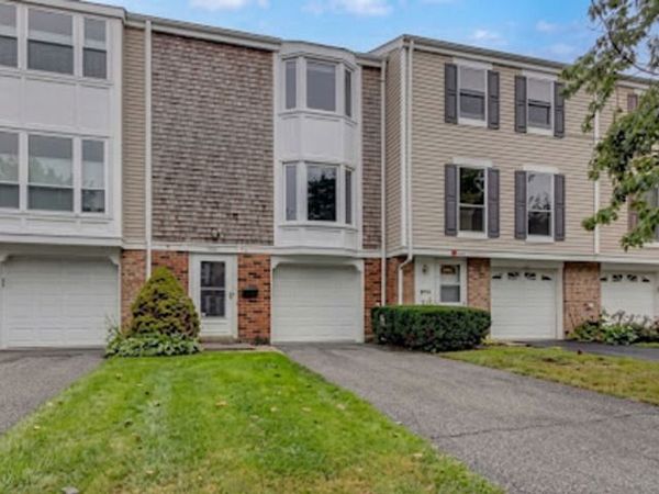 2141 Greystone Place, Hoffman Estates, IL 60169