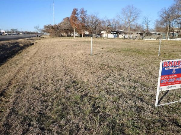 4208 B N Main Street , Cleburne, TX 76058