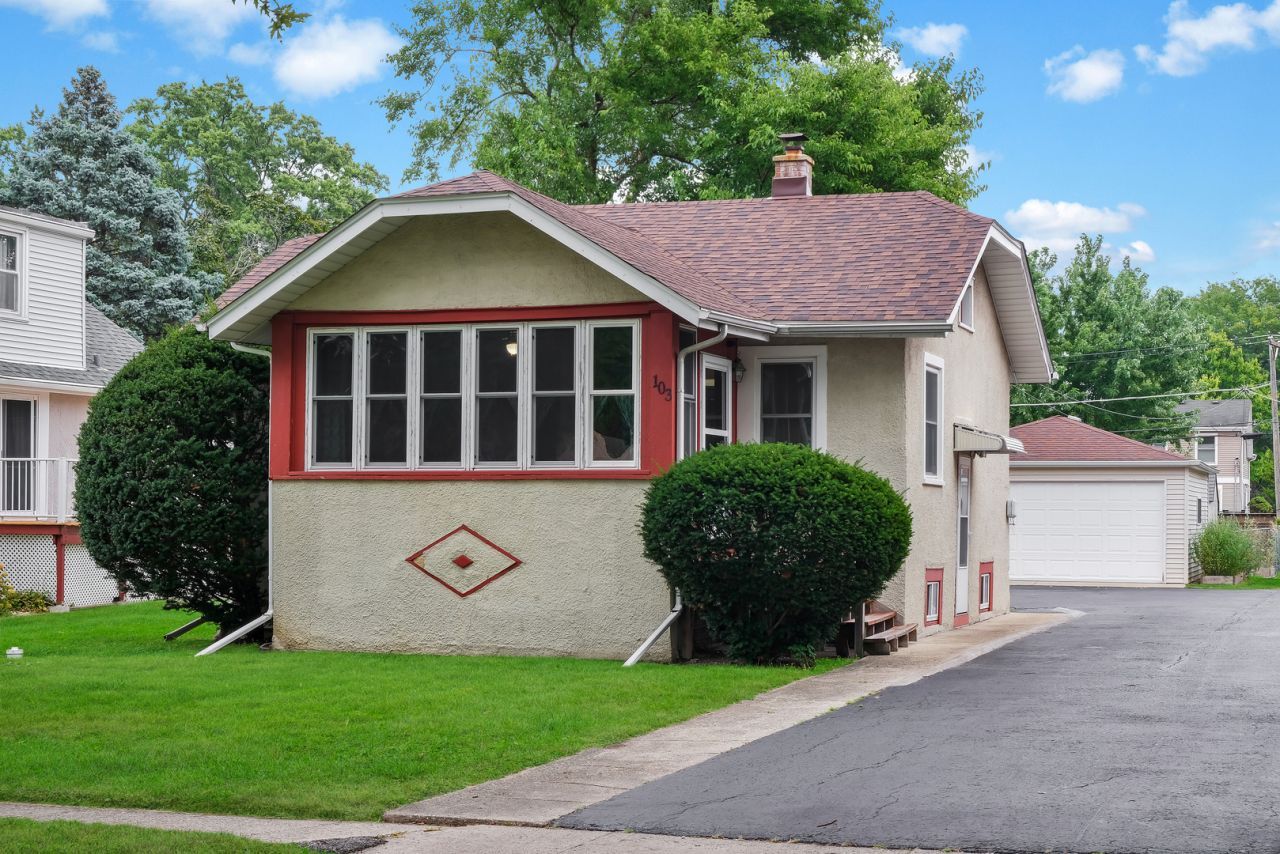 103 N Harvard Avenue, Villa Park, IL 60181 Main Photo