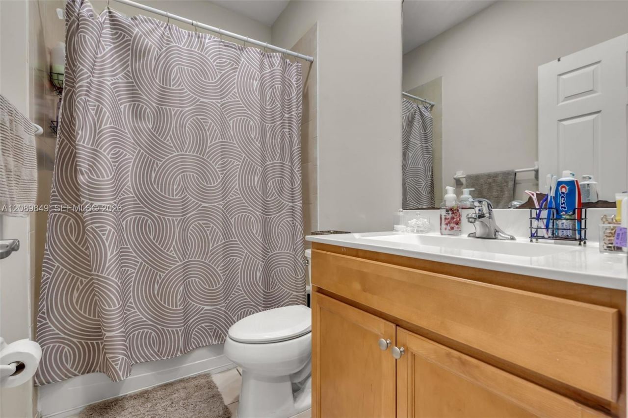 3305 W 93rd Pl , Hialeah, FL 33018 Photo