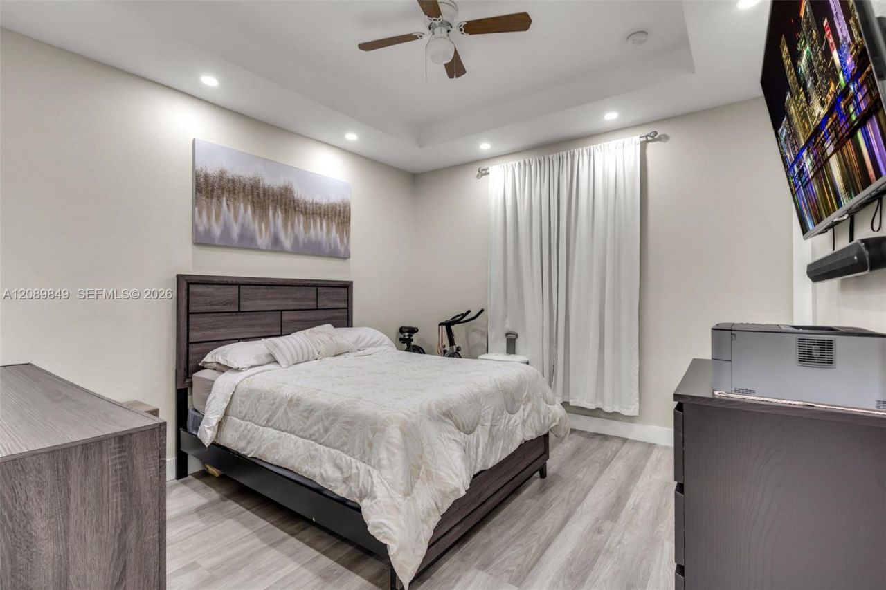 3305 W 93rd Pl , Hialeah, FL 33018 Photo