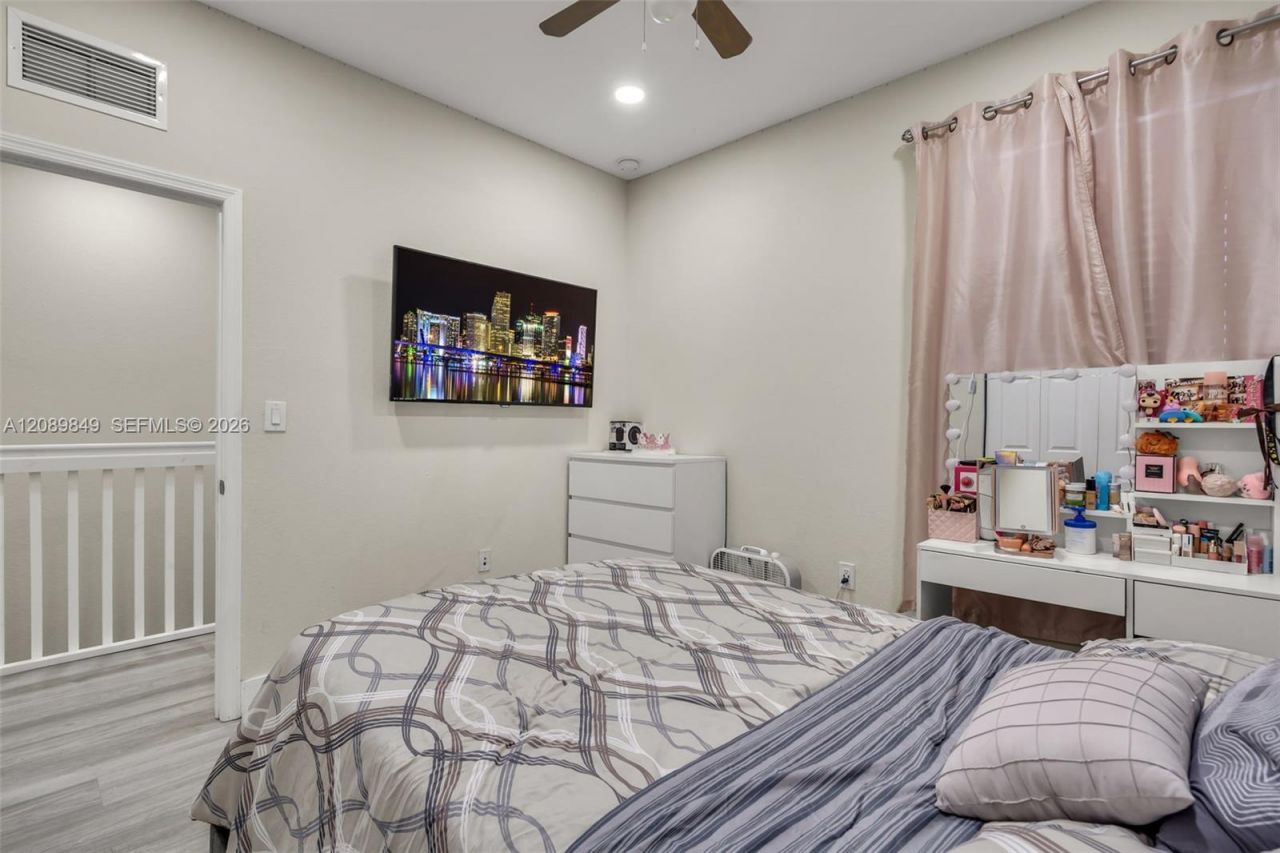 3305 W 93rd Pl , Hialeah, FL 33018 Photo