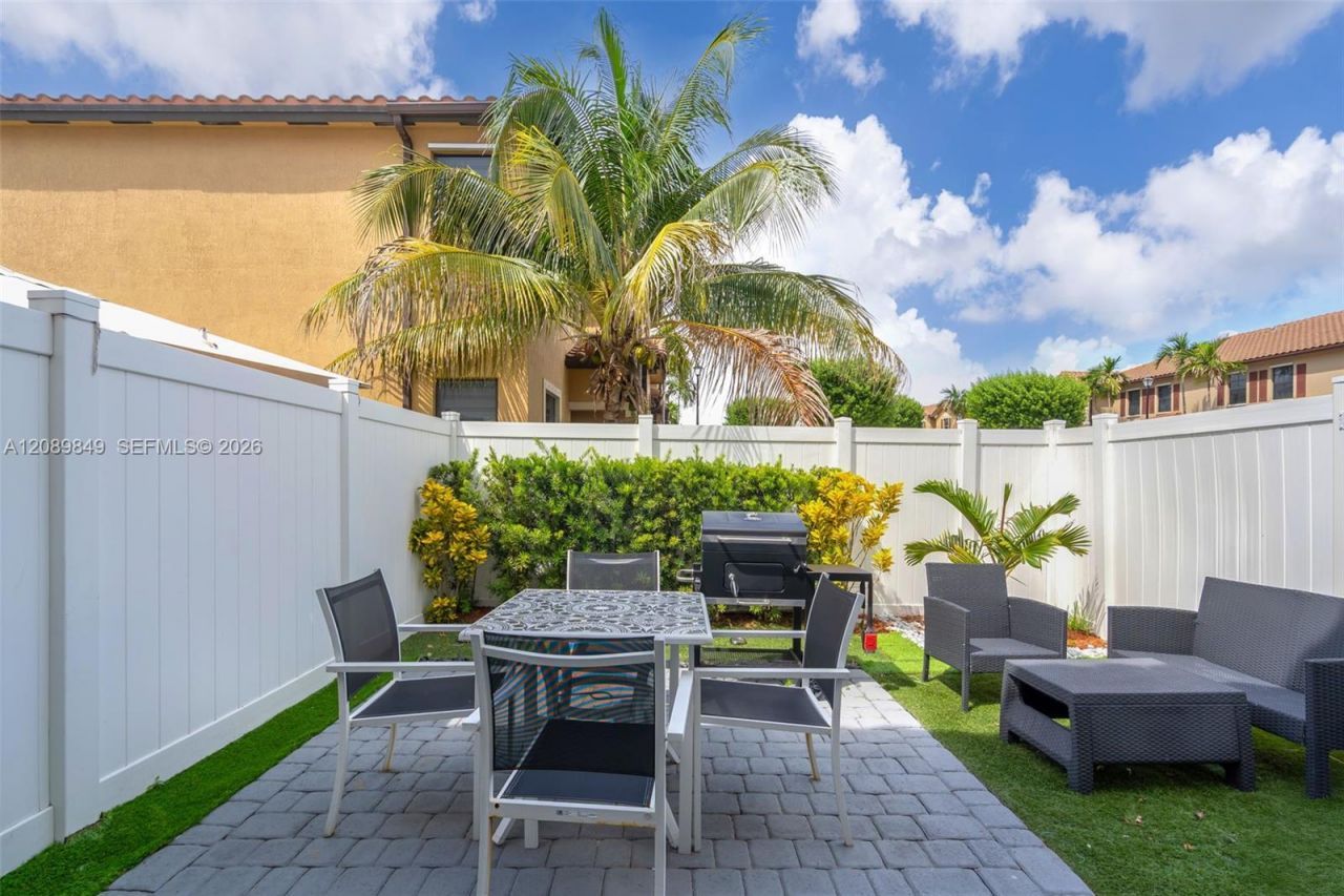3305 W 93rd Pl , Hialeah, FL 33018 Photo