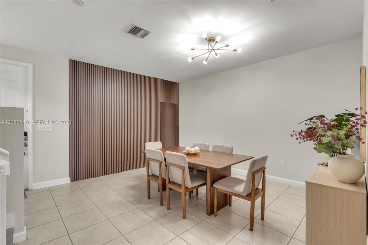 3305 W 93rd Pl , Hialeah, FL 33018 Photo