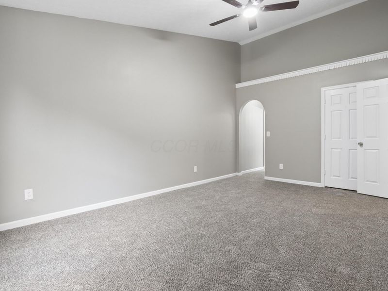 385 Oak Village Drive, Columbus, OH 43207 Photo 19