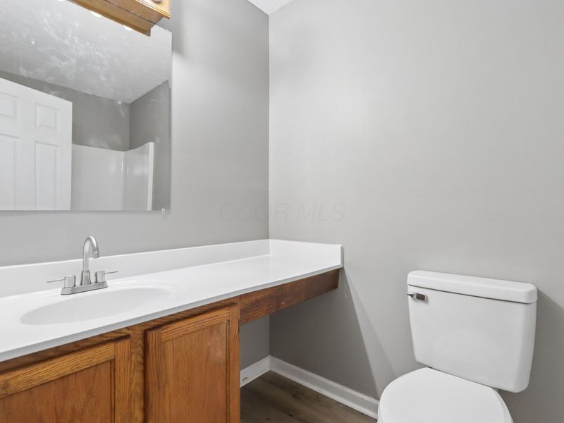 385 Oak Village Drive, Columbus, OH 43207 Photo 25