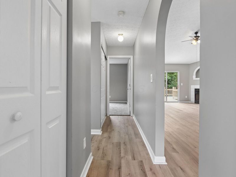 385 Oak Village Drive, Columbus, OH 43207 Photo 27