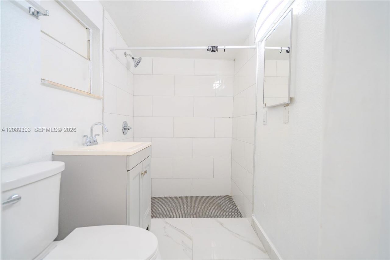 27 SW 55th Ave Rd , Unit R, Miami, FL 33134 Photo