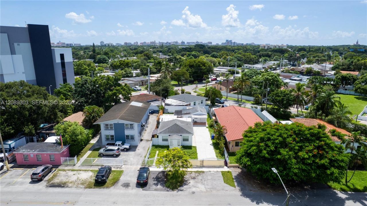 27 SW 55th Ave Rd , Unit R, Miami, FL 33134 Photo