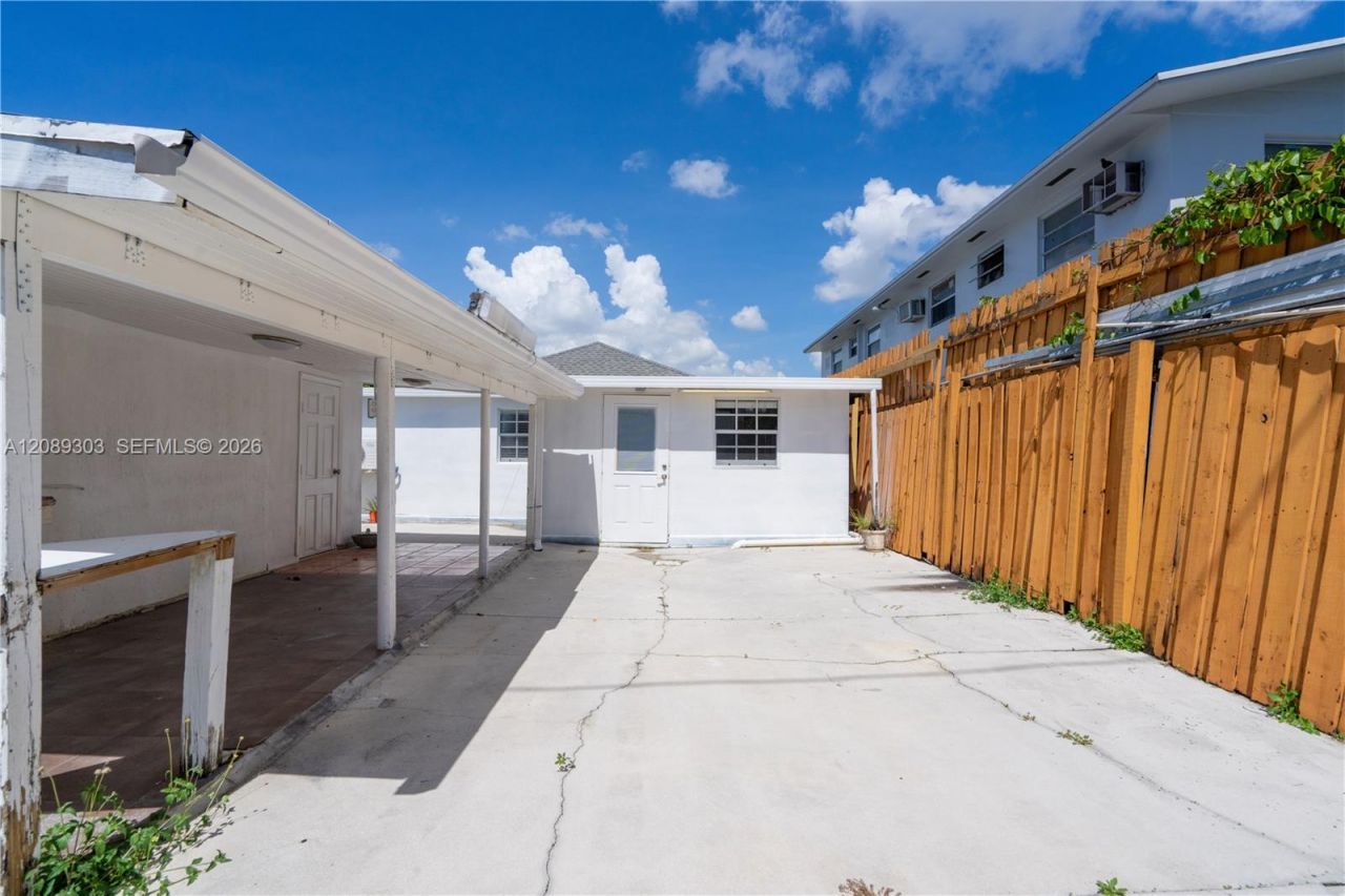 27 SW 55th Ave Rd , Unit R, Miami, FL 33134 Photo