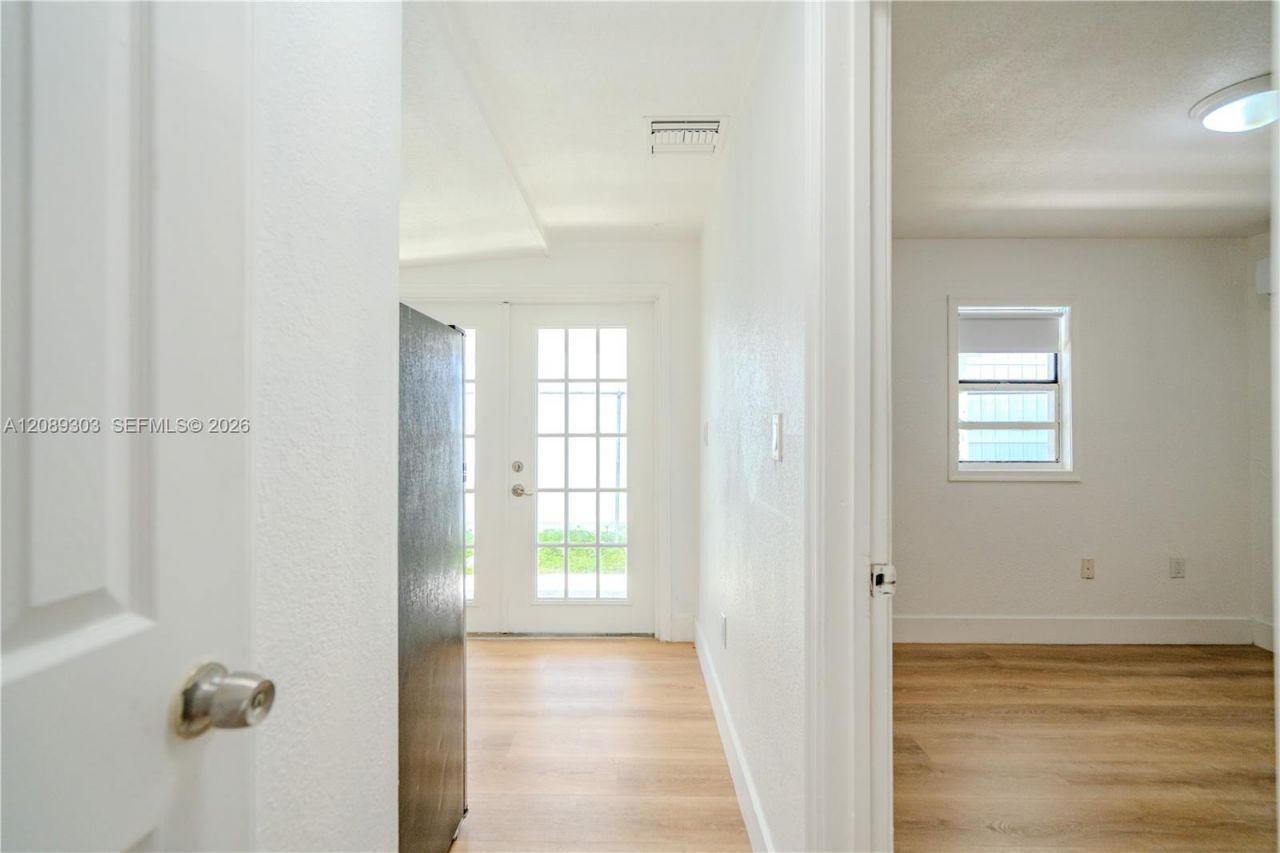 27 SW 55th Ave Rd , Unit R, Miami, FL 33134 Photo