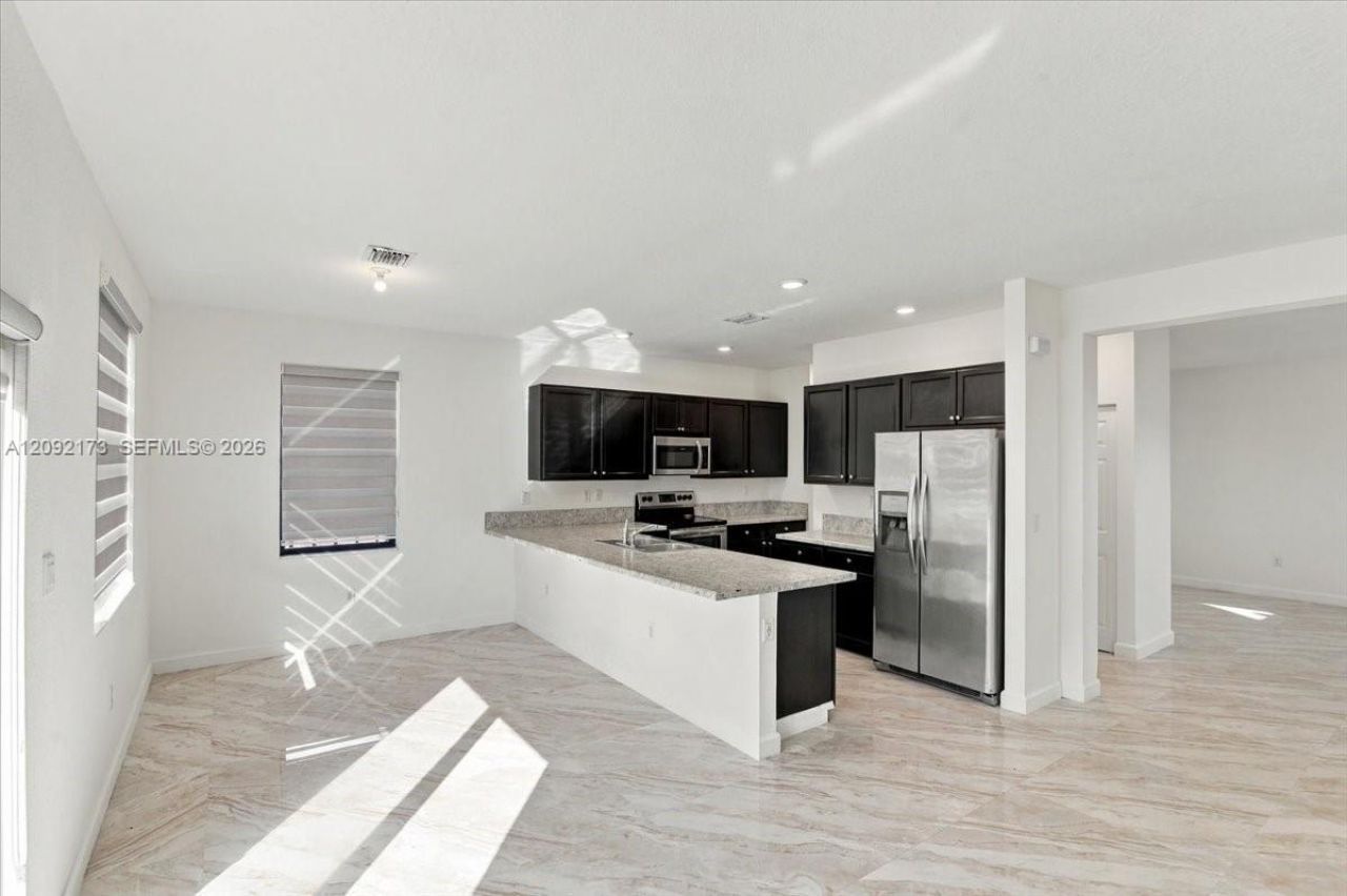 336 NE 210th Way , Miami, FL 33179 Photo