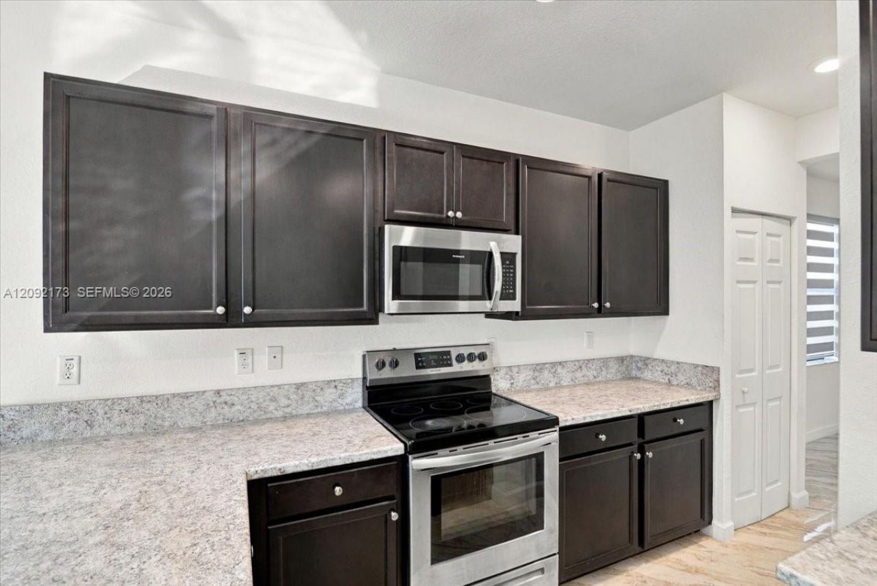 336 NE 210th Way , Miami, FL 33179 Photo