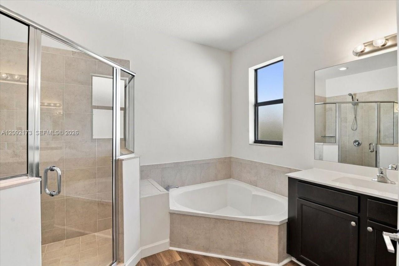 336 NE 210th Way , Miami, FL 33179 Photo
