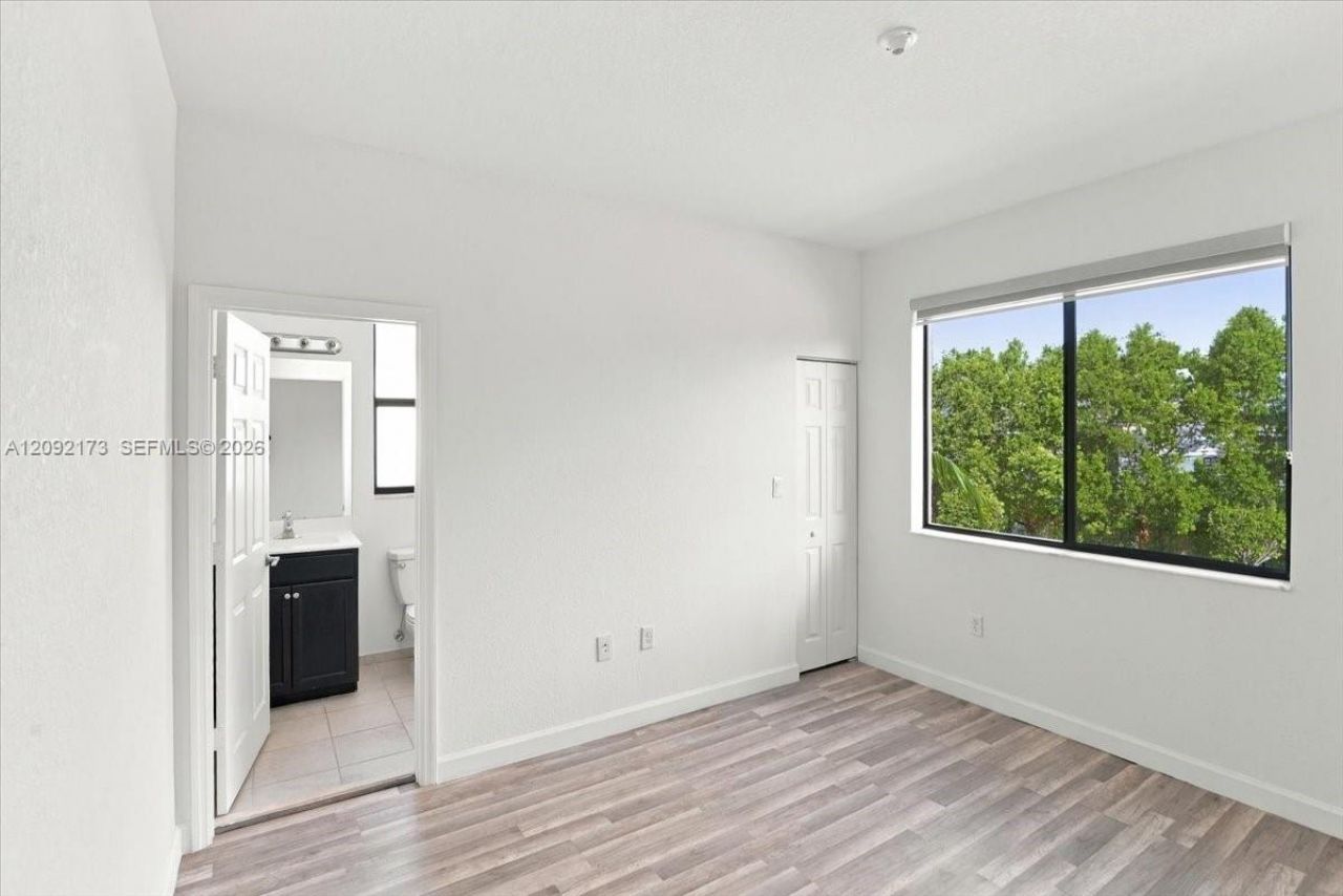 336 NE 210th Way , Miami, FL 33179 Photo
