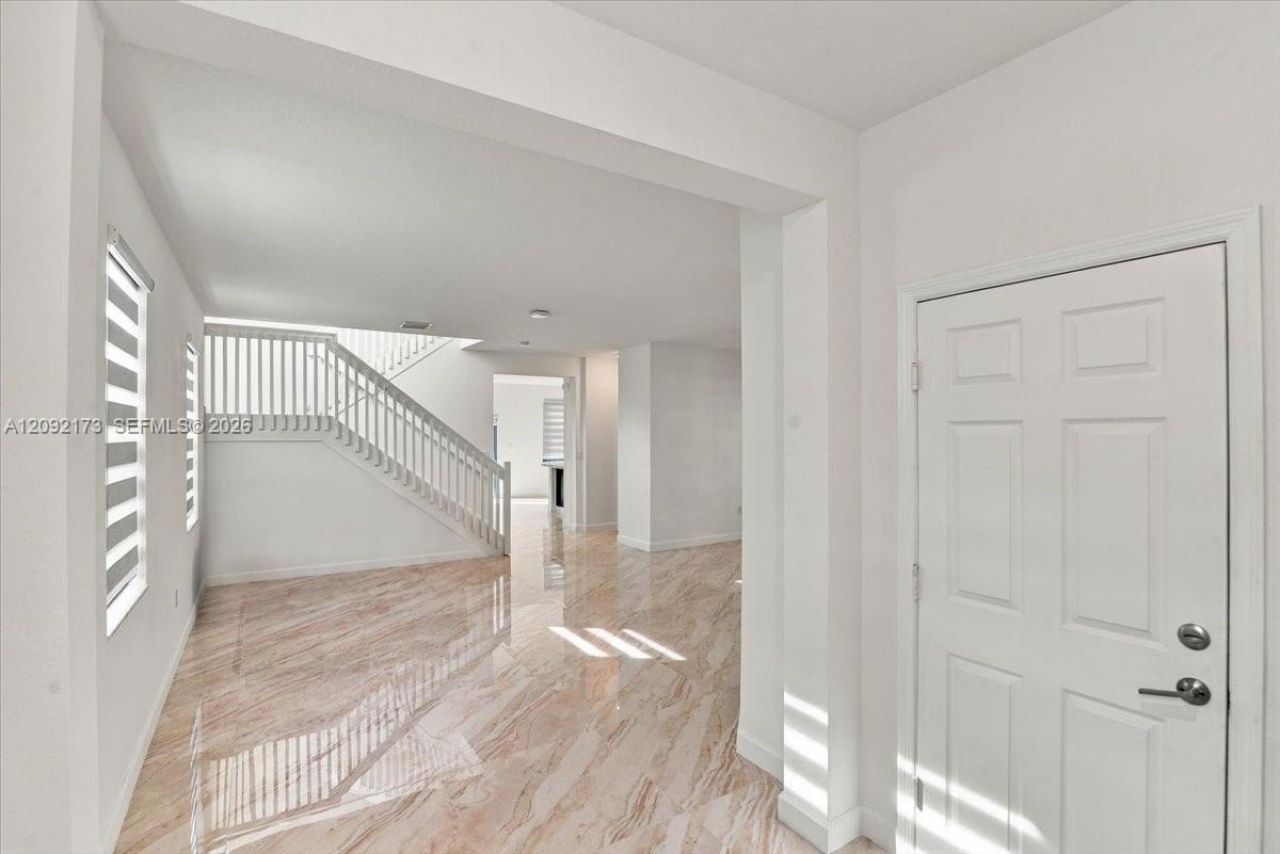 336 NE 210th Way , Miami, FL 33179 Photo