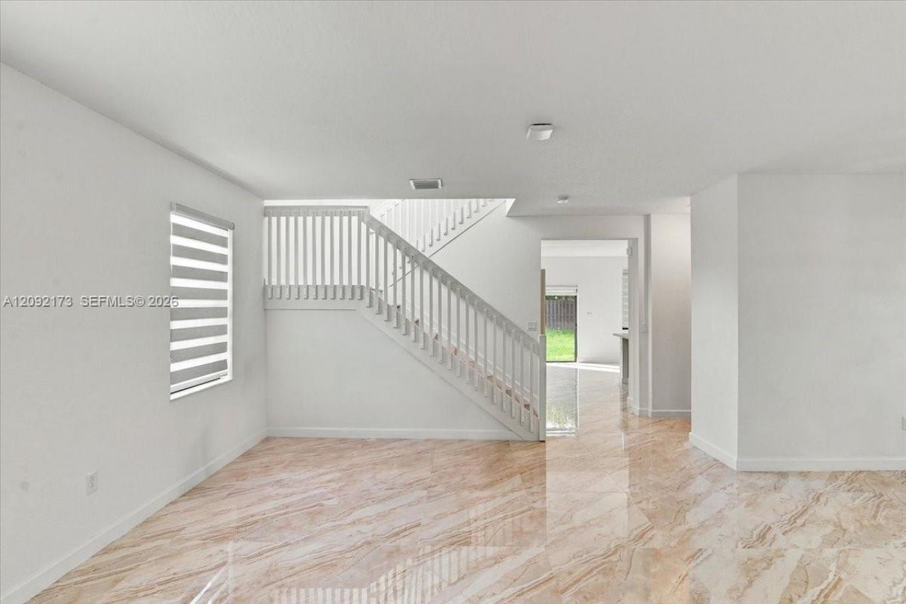 336 NE 210th Way , Miami, FL 33179 Photo