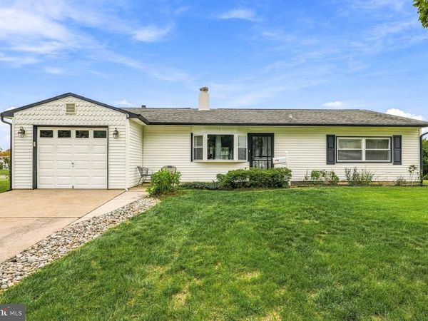 36 SUNSET LANE, LEVITTOWN, PA 19055