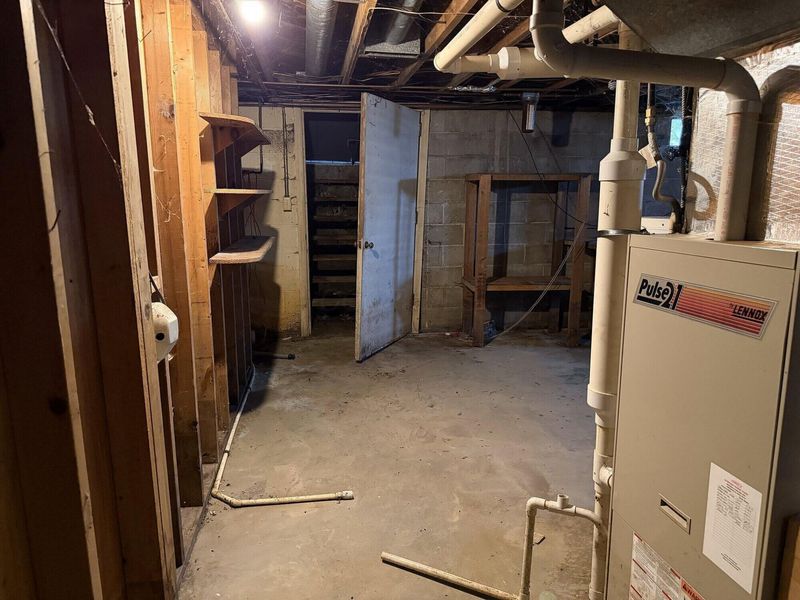 314 Station Street E, Ashville, OH 43103 Photo 10
