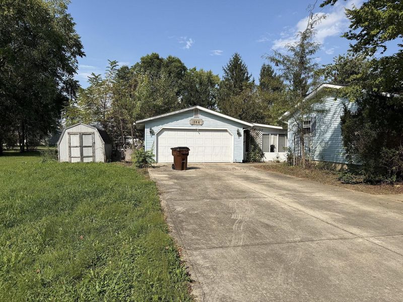 314 Station Street E, Ashville, OH 43103 Photo 2