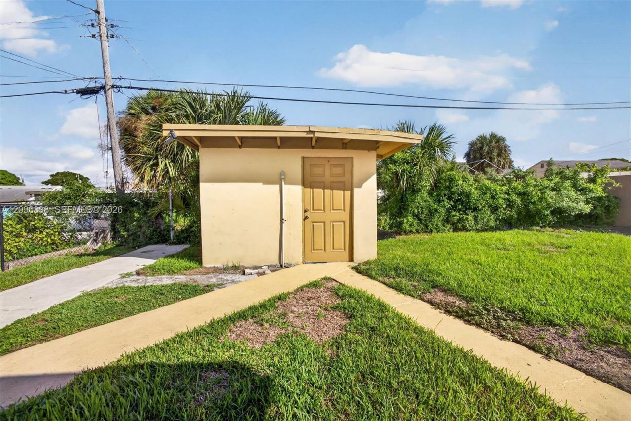 840 W 4th St , Unit -, Riviera Beach, FL 33404 Photo
